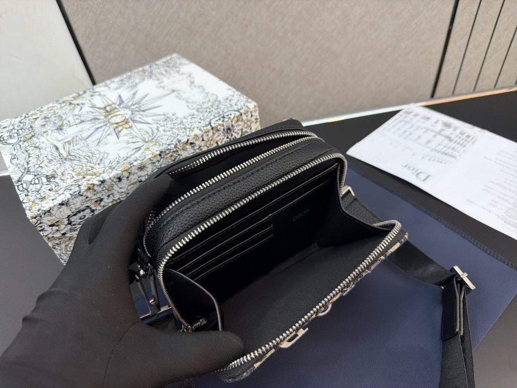 Dior モノグラムバッグ｜写真で比べる色味とボリューム - 商品画像 8