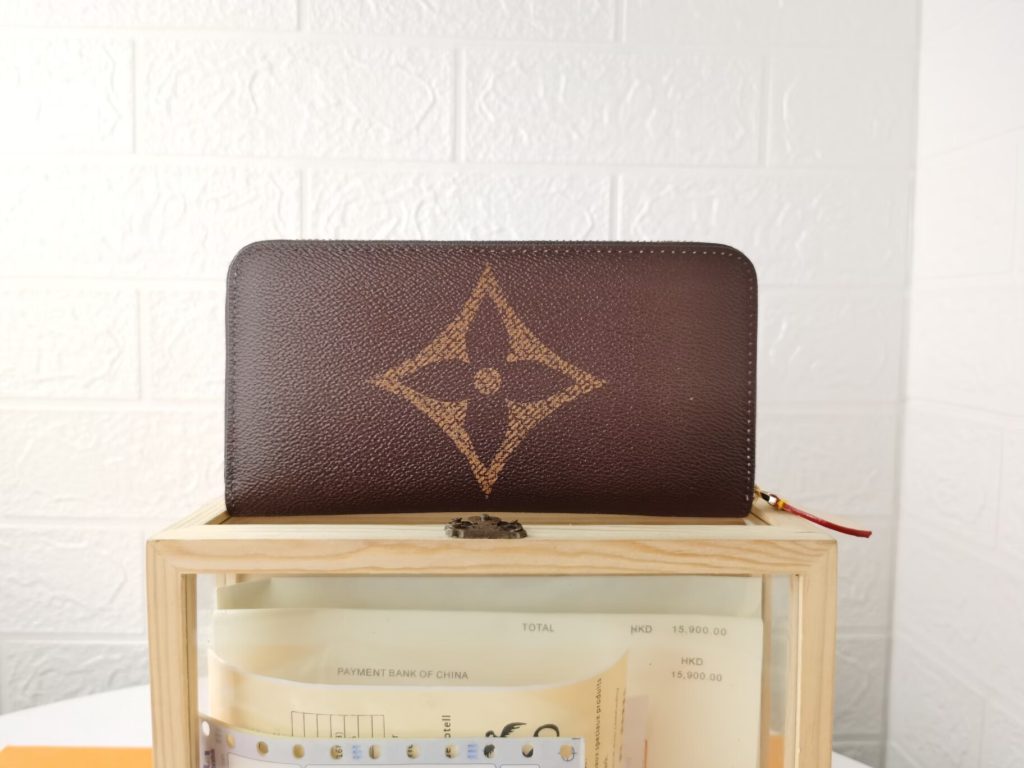 Louis Vuitton　ルイヴィトンジッピーウォレット　ラウンドファスナー長財布(小銭入れあり)　モノグラムジャイアント　LVロゴ - 画像 2