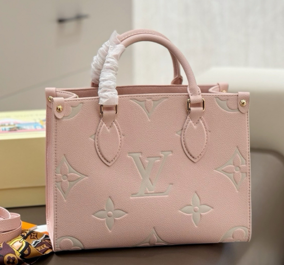 LOUIS VUITTON　ルイヴィトン　トートバッグ　オンザゴーPM　6色　ハンドバッグ　ショルダーバッグ　モノグラム　レディースバッグ - 画像 4