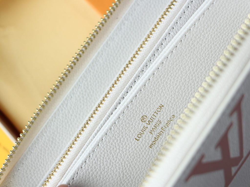 Louis Vuitton　M81914　ルイヴィトンジッピー・ウォレット　ラウンドファスナー長財布　小銭入れあり　モノグラム　ホワイト - 画像 4