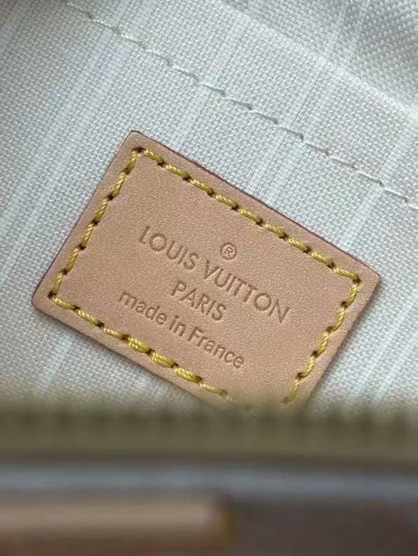 LOUIS VUITTONルイヴィトン ミュルティ ポシェット アクセソワール　ポーチ付け　モノグラム　ショルダーバッグ - 画像 7