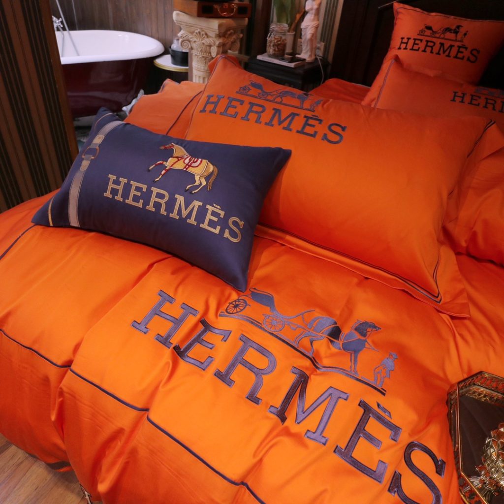 エルメス/HERMES掛け布団カバーセット　7点ありベッドセット　クッション/抱き枕　刺繍系ゴージャス　ダブルベット/キングサイズベッド - 画像 3