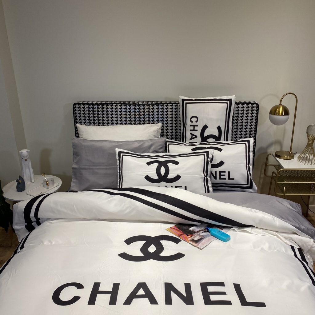 シルク生地　掛け布団カバーセット4点　ダブルサイズ/キングサイズ すべすべベッドカバー　シャネルCHANEL　3色 - 画像 8