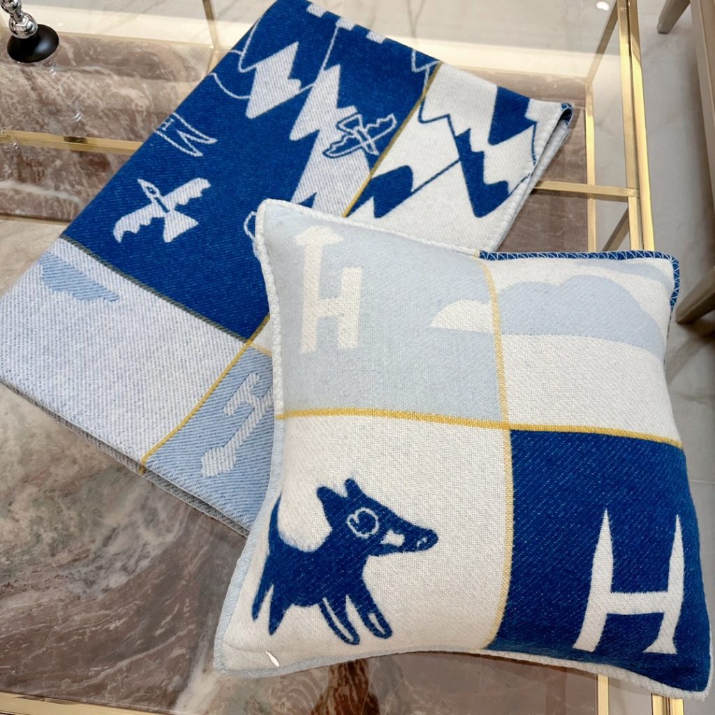 エルメス HERMES　お部屋のアクセントOK！クッション　ウール　45×45　抱き枕カバー　カバー　3色 - 画像 4
