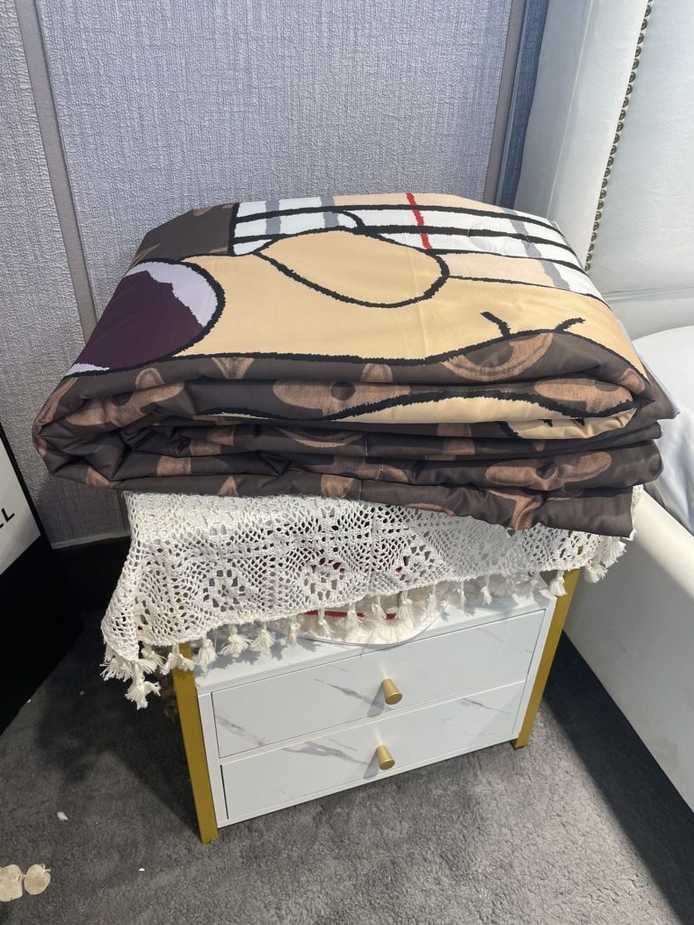 LOUIS VUITTON/ルイヴィトン　夏布団セット3点　肌掛け布団と枕カバーの3点セット　キルトケット　ひんやり涼やか　キルティング　ダブルベッド選べる3色 - 画像 7