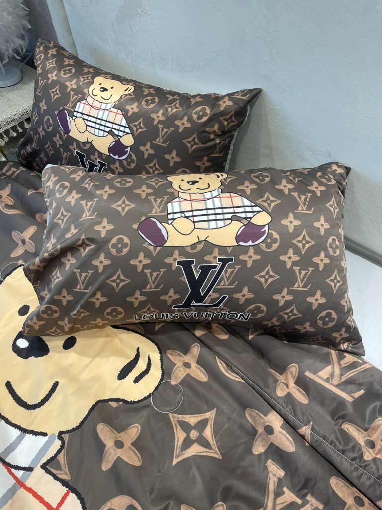 LOUIS VUITTON/ルイヴィトン　夏布団セット3点　肌掛け布団と枕カバーの3点セット　キルトケット　ひんやり涼やか　キルティング　ダブルベッド選べる3色 - 画像 5