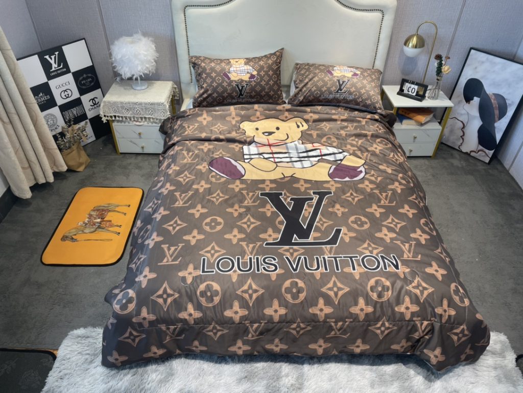 LOUIS VUITTON/ルイヴィトン　夏布団セット3点　肌掛け布団と枕カバーの3点セット　キルトケット　ひんやり涼やか　キルティング　ダブルベッド選べる3色 - 画像 4