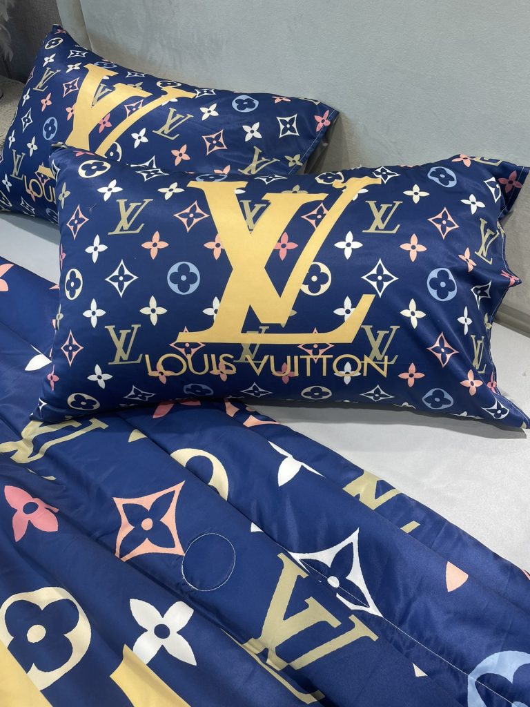 LOUIS VUITTON/ルイヴィトン　夏布団セット3点　肌掛け布団と枕カバーの3点セット　キルトケット　ひんやり涼やか　キルティング　ダブルベッド選べる3色 - 画像 3