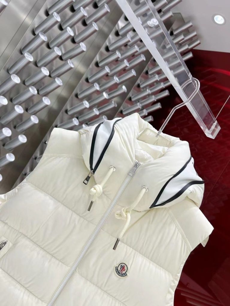 秋冬限定　モンクレール　MONCLER　3色　Cardamine 　ダウンベスト　ベスト　MEN'S　フード付き - 画像 5