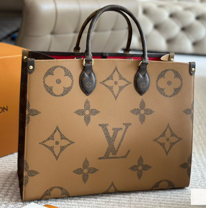 ルイヴィトン　トートバッグ　ショルダーバッグ　オンザゴーMM　モノグラム　ブラウン　レディース　LOUIS VUITTON　A4対応 - 画像 2