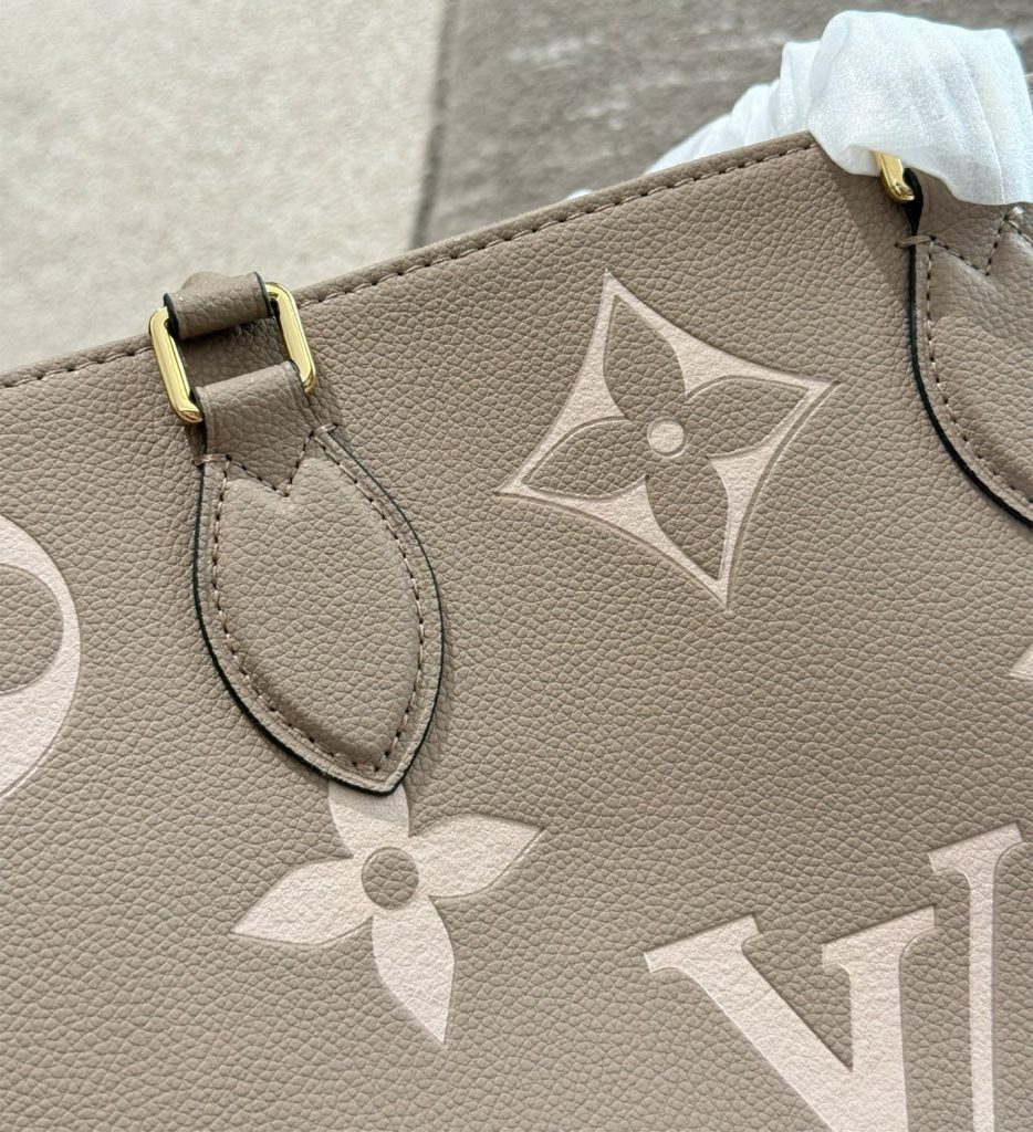 ルイヴィトン　オンザゴー MM　LOUIS VUITTON　トートバッグ　ハンドバッグ　レディース　レザー　モノグラム　2色 - 画像 7