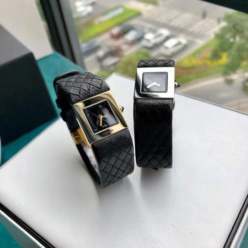 Chanel シャネル✨ヴィンテージCHANEL✨菱目打ち小方型腕時計🎁高級レザーストラップが美しい✨上品で使いやすいデイリーレディース時計⌚ - 画像 2