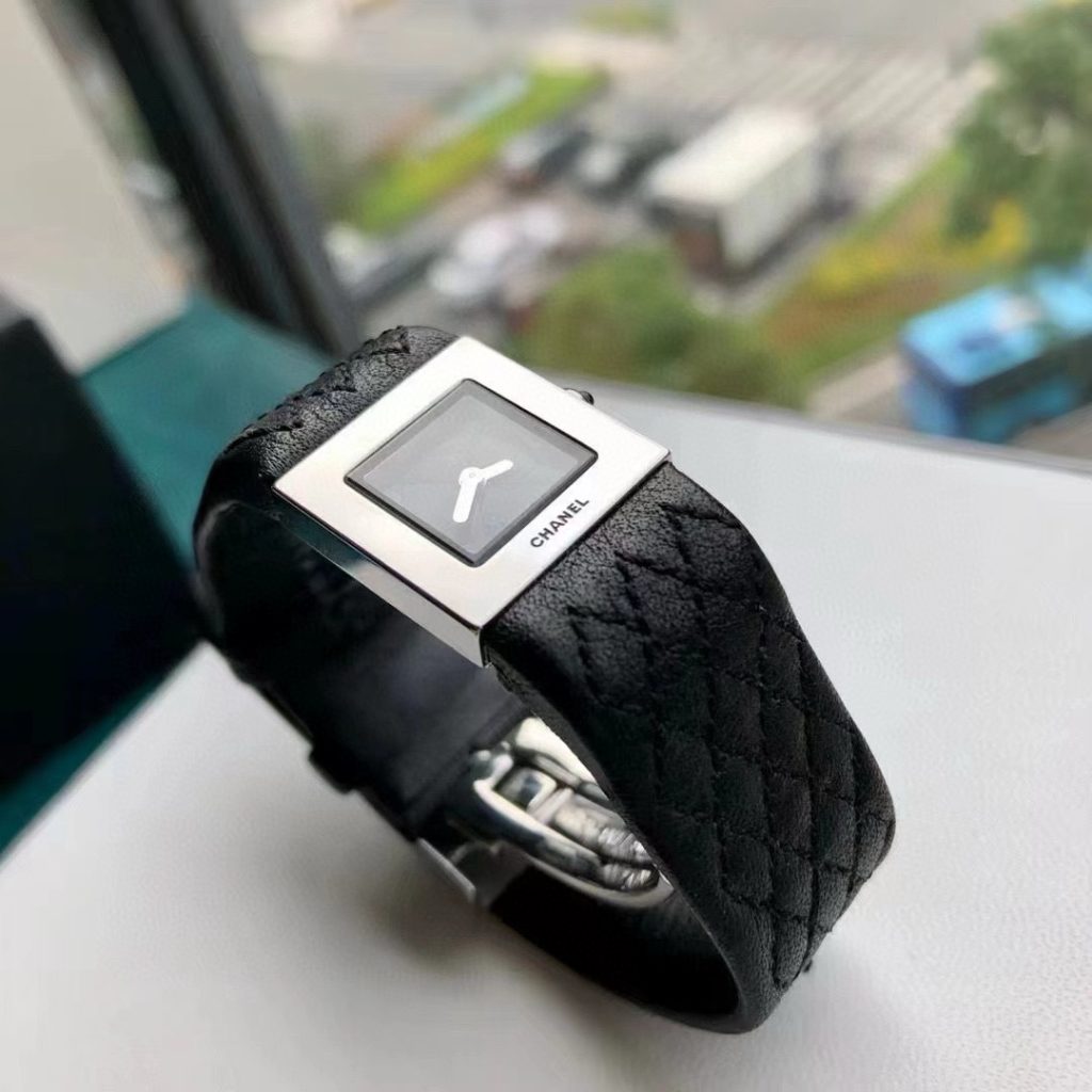 Chanel シャネル✨ヴィンテージCHANEL✨菱目打ち小方型腕時計🎁高級レザーストラップが美しい✨上品で使いやすいデイリーレディース時計⌚ - 画像 5