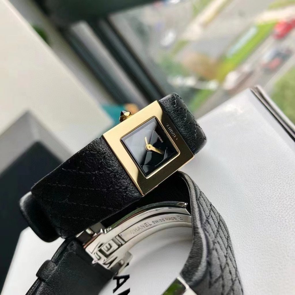 Chanel シャネル✨ヴィンテージCHANEL✨菱目打ち小方型腕時計🎁高級レザーストラップが美しい✨上品で使いやすいデイリーレディース時計⌚ - 画像 7