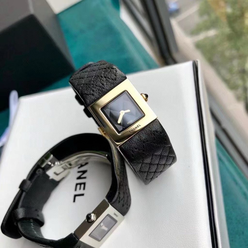 Chanel シャネル✨ヴィンテージCHANEL✨菱目打ち小方型腕時計🎁高級レザーストラップが美しい✨上品で使いやすいデイリーレディース時計⌚ - 画像 8