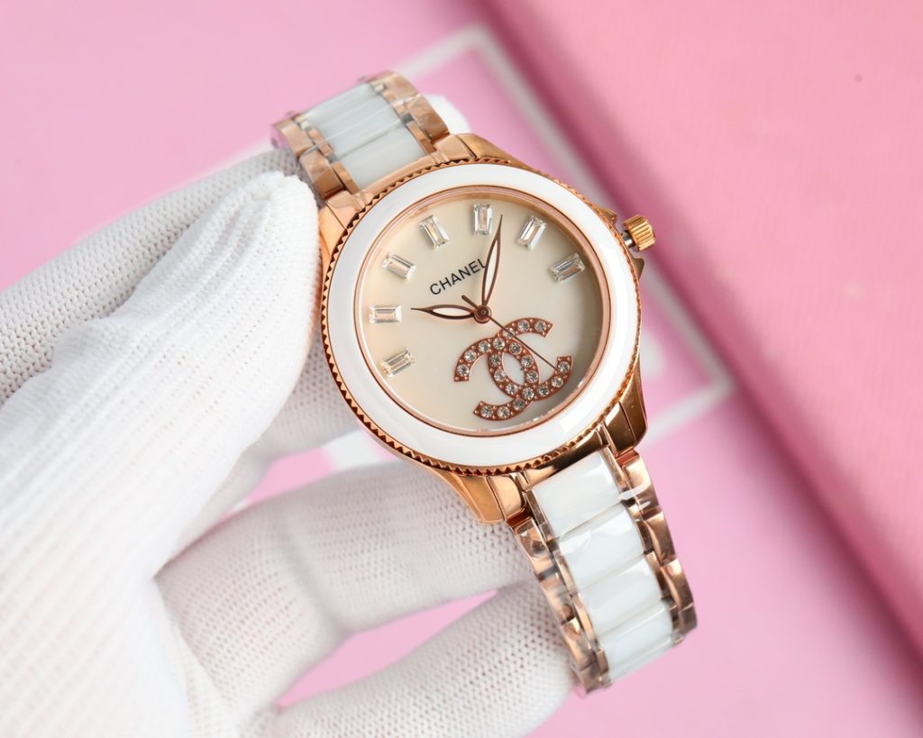 Chanel シャネル✨新作レディース✨Chanel 630鋼帯650 機械式腕時計🕰️ サファイアガラス&本革ストラップ💎 高級感溢れるデザイン👑 - 画像 3