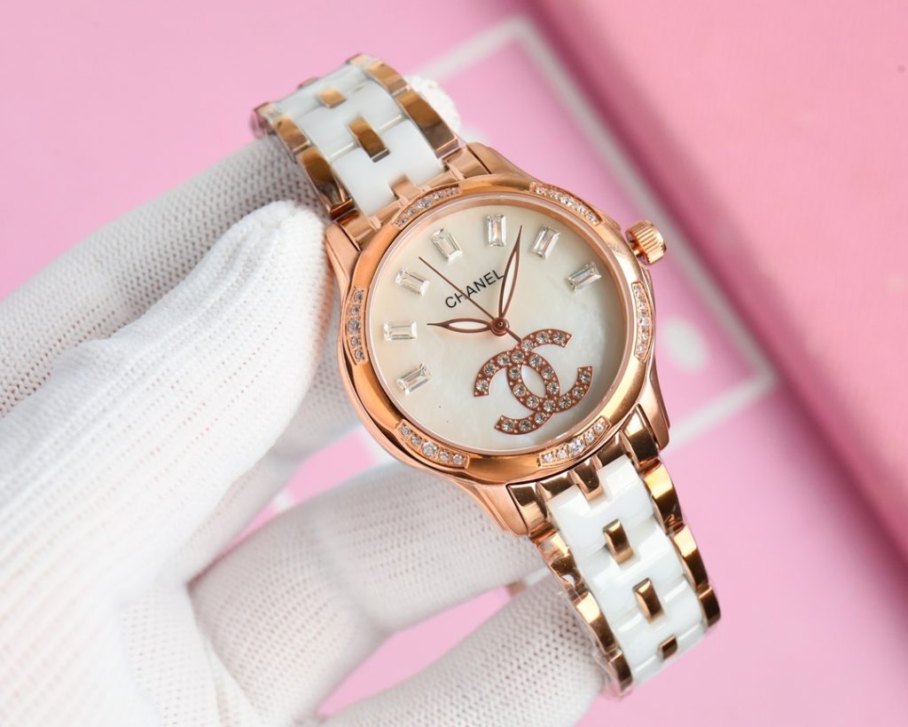 Chanel シャネル✨新作レディース✨Chanel 630鋼帯650 機械式腕時計🕰️ サファイアガラス&本革ストラップ💎 高級感溢れるデザイン👑 - 画像 4