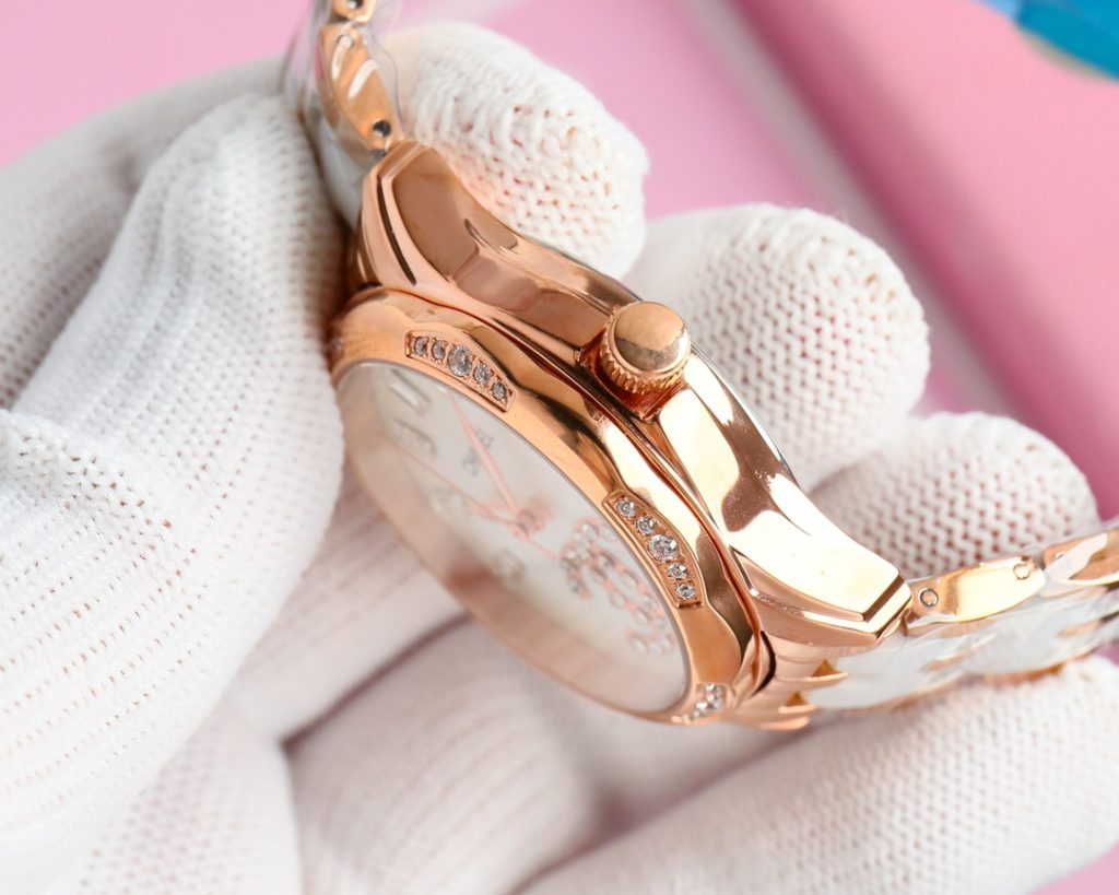 Chanel シャネル✨新作レディース✨Chanel 630鋼帯650 機械式腕時計🕰️ サファイアガラス&本革ストラップ💎 高級感溢れるデザイン👑 - 画像 7