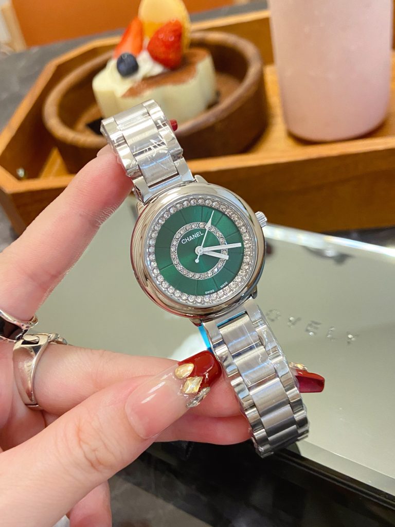 Chanel シャネル✨CHANEL✨レディース腕時計 クォーツ 316ステンレス 蝶バックル🦋 多色展開💎 上品でおしゃれなデザイン⌚ - 画像 2