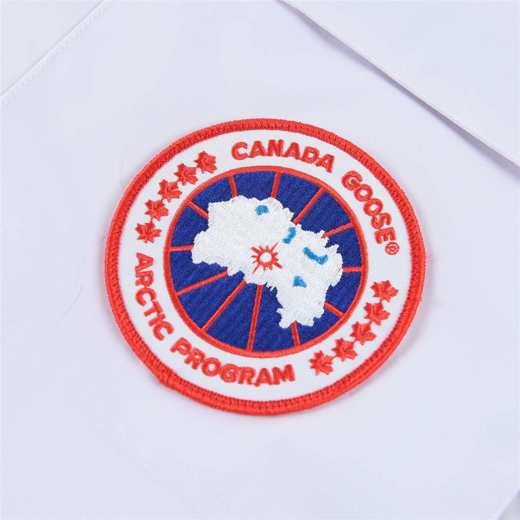CANADA GOOSE（カナダグース）🛍️✨【】カナダグース ダウンジャケット レディース ロングコート 防寒 アウトドア 🧥👜 - 画像 4