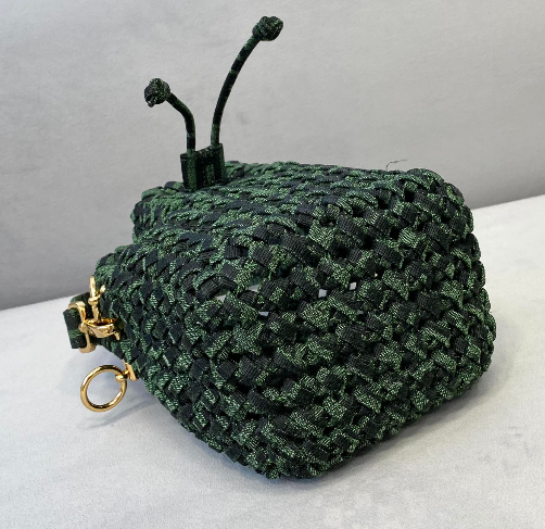 FENDI　フェンディ　モン トレゾール　バケットバッグ　編みバッグ　グリーン　ショルダーバッグ　レザー ミニバッグ - 画像 2