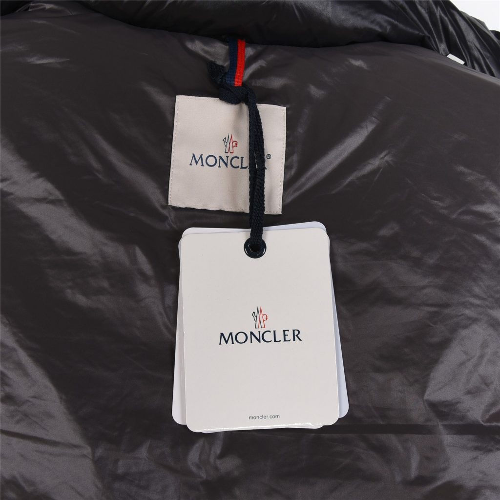Moncler モンクレール【MONCLER】モンクレール ダウンジャケット 秋冬 新作✨ レディース 大人気 保温性◎🎯 高品質 9点画像🛍️ ギフト対応💝 - 画像 8