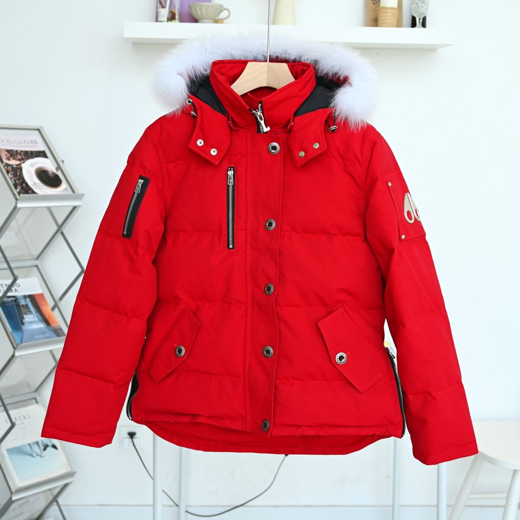 MONCLER モンクレール 新作 ダウンジャケット ファッション｜カフェに行く日に選ぶ前の確認ポイント