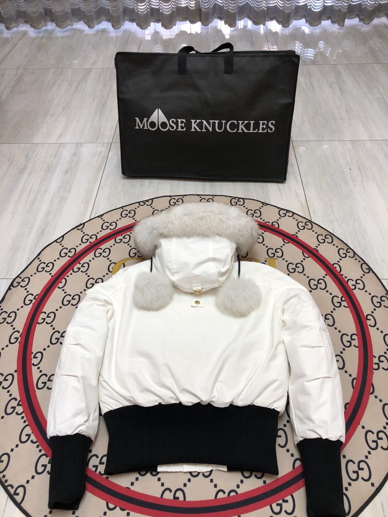 Moncler モンクレール【MONCLER】モンクレール ダウンジャケット 人気モデル✨ 秋冬必須アイテム🎯 高品質 保温性抜群❄️ 限定カラー🔥 - 画像 2