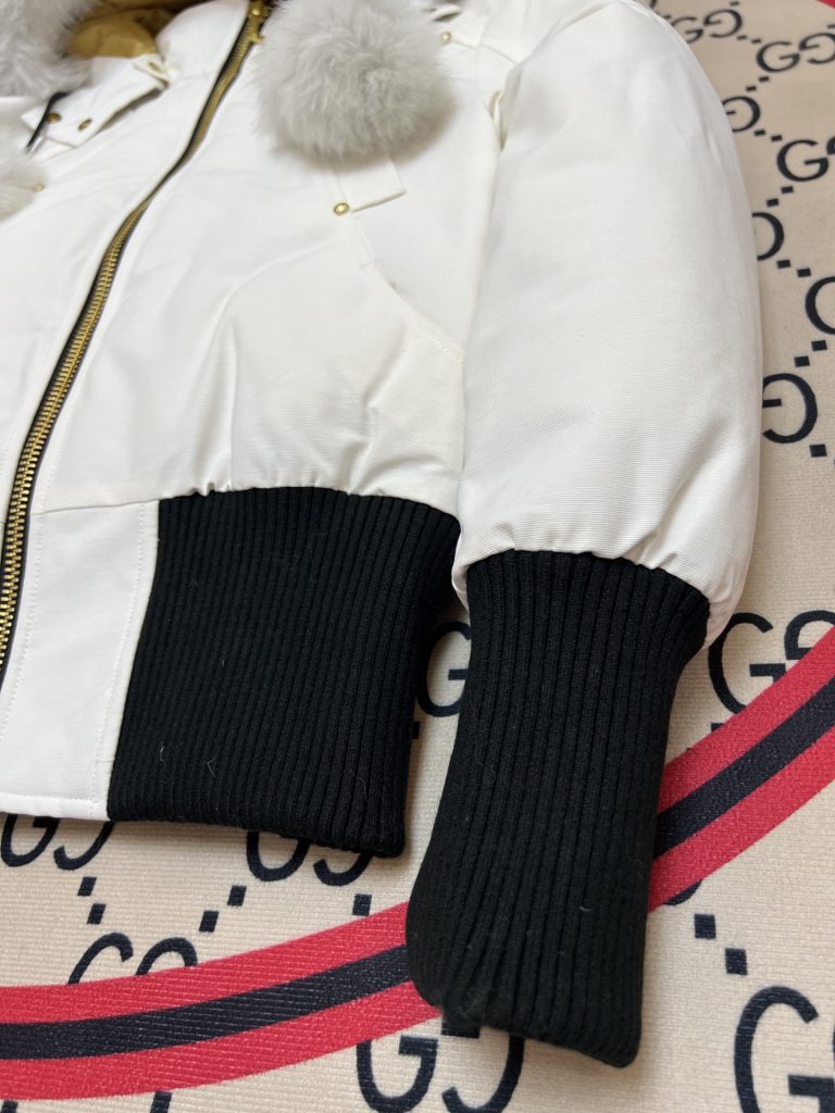 Moncler モンクレール【MONCLER】モンクレール ダウンジャケット 人気モデル✨ 秋冬必須アイテム🎯 高品質 保温性抜群❄️ 限定カラー🔥 - 画像 4
