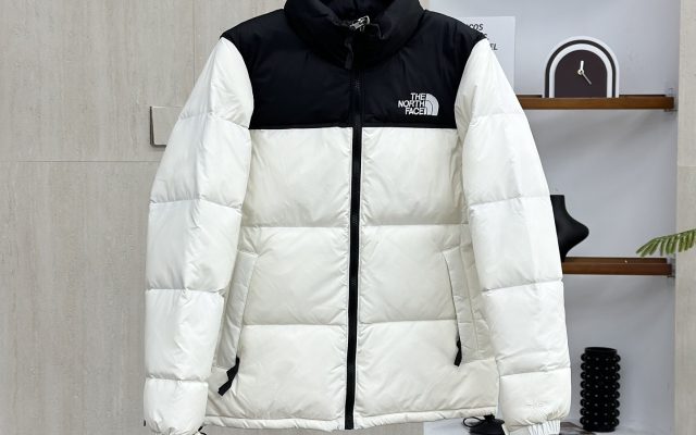 休日目線で見るブランドアイテムのジャケットの印象