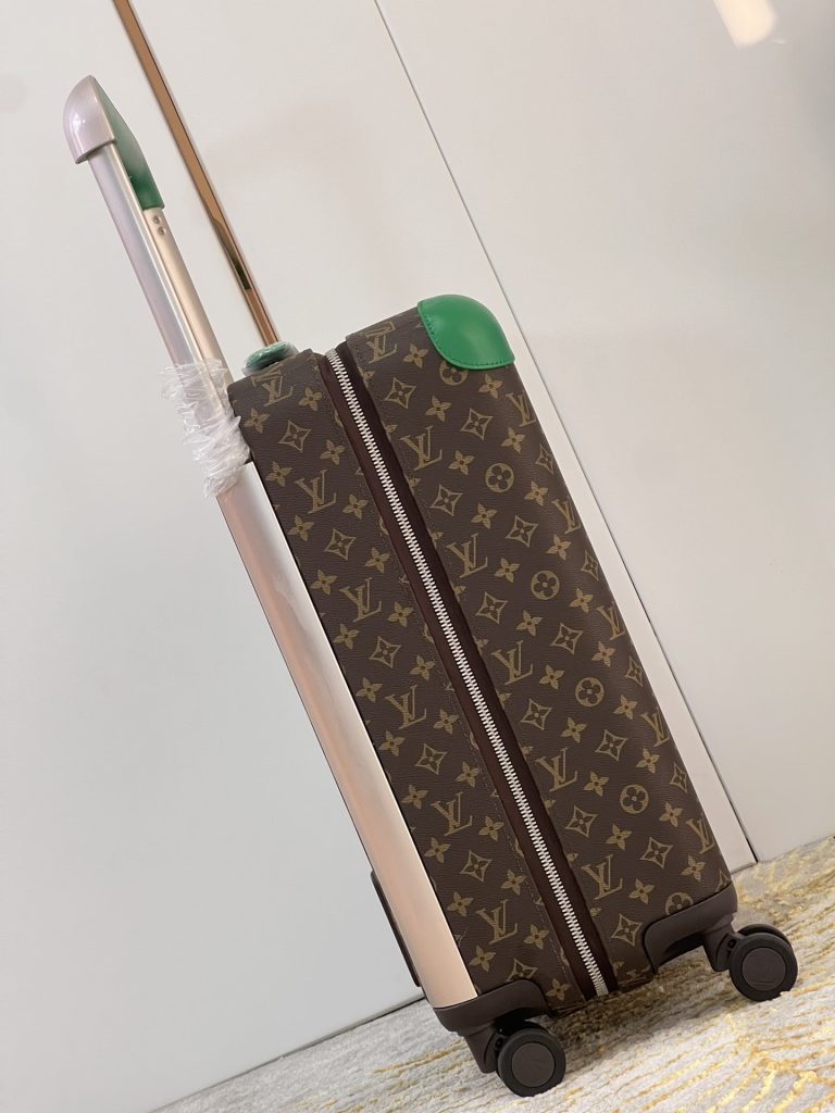 【ルイヴィトン】ホライゾン キャリーバッグ モノグラム帆布 マークニューソン設計 上品なグリーン 高級感溢れる旅行用品 - 画像 3