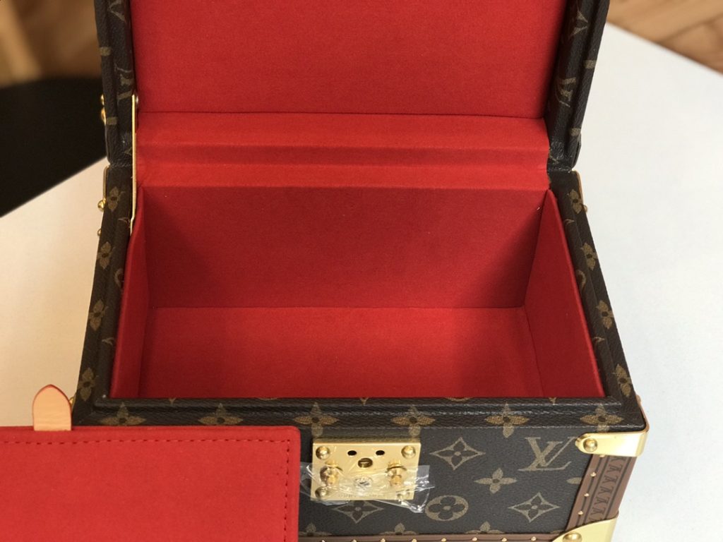 【ルイヴィトン】収納ボックス ミディアムサイズ モノグラム帆布 カラフル内装 上品で高級感のある小物入れ - 画像 4