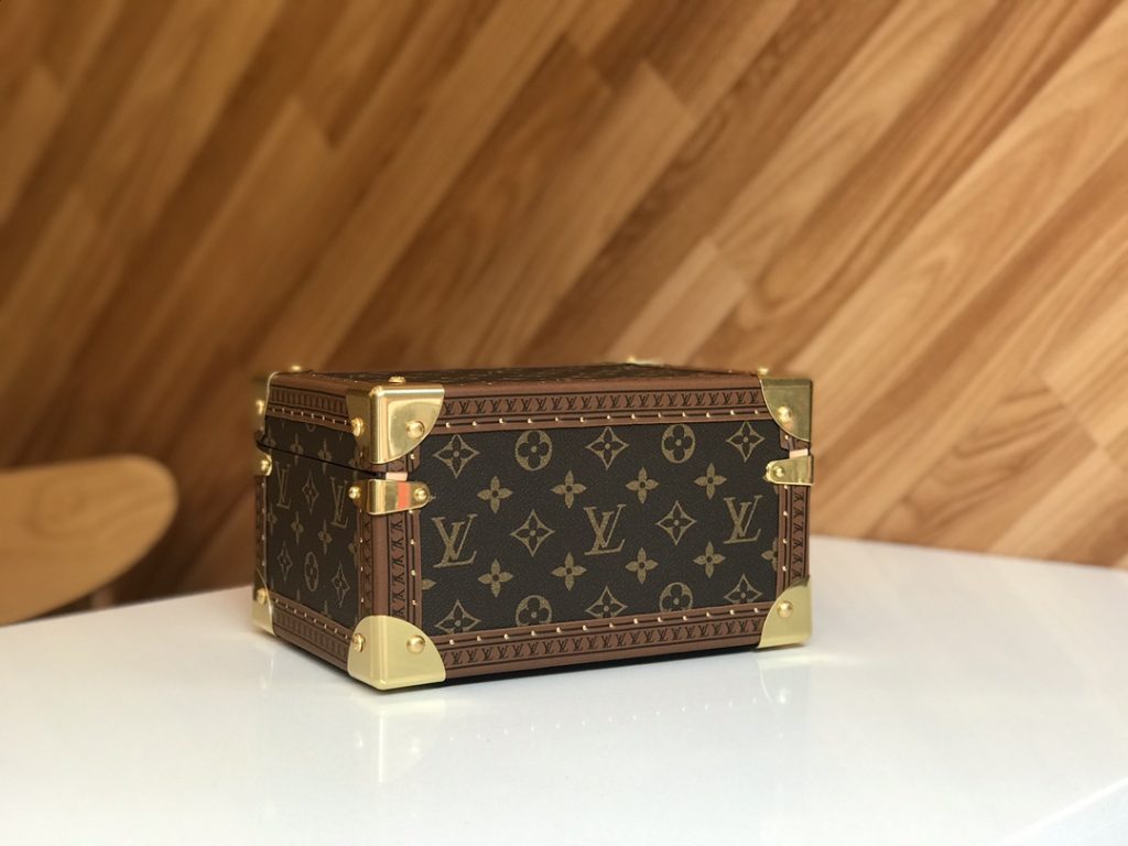 【ルイヴィトン】収納ボックス ミディアムサイズ モノグラム帆布 カラフル内装 上品で高級感のある小物入れ - 画像 6