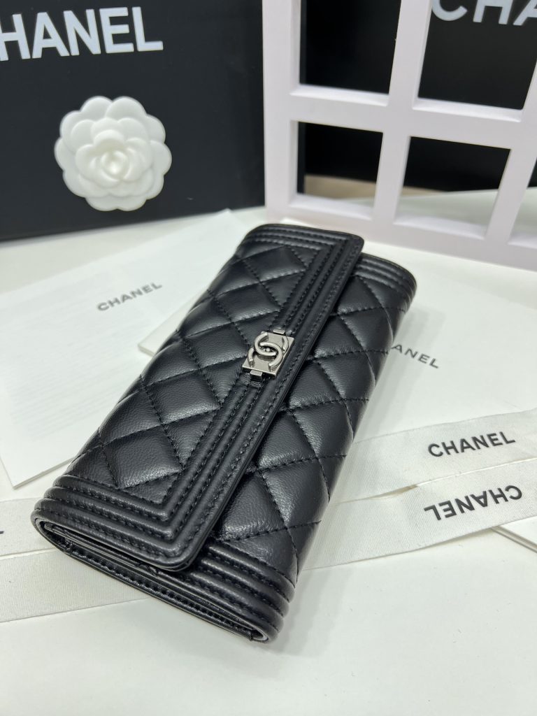 【シャネル】キャビアスキン 長財布 ココマーク金具 上品なブラック レディースウォレット - 画像 2