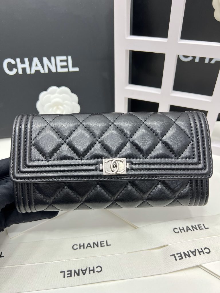 【シャネル】キャビアスキン 長財布 ココマーク金具 上品なブラック レディースウォレット - 画像 3
