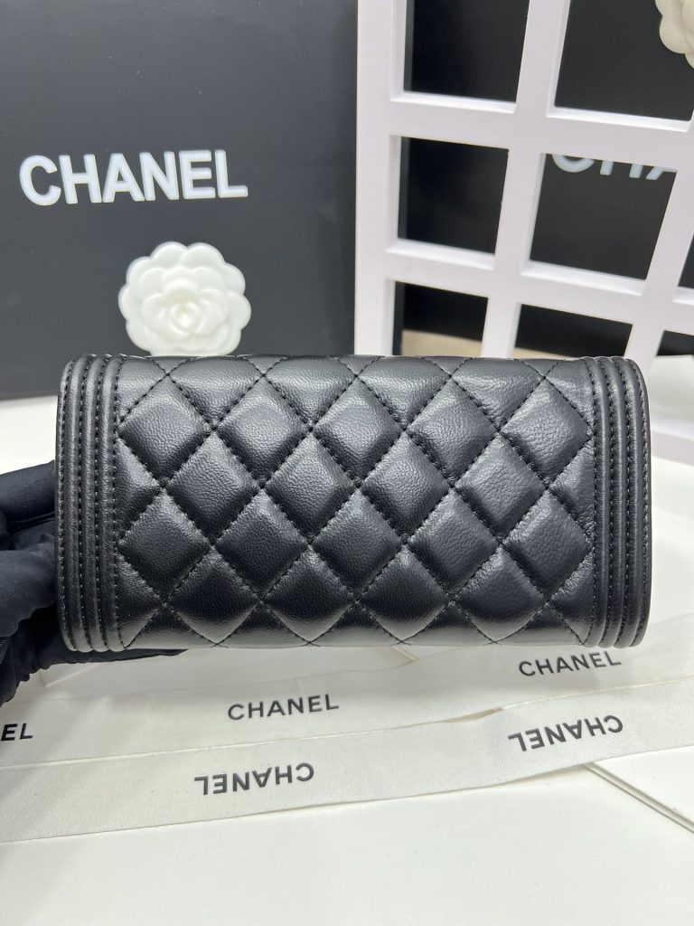 【シャネル】キャビアスキン 長財布 ココマーク金具 上品なブラック レディースウォレット - 画像 4