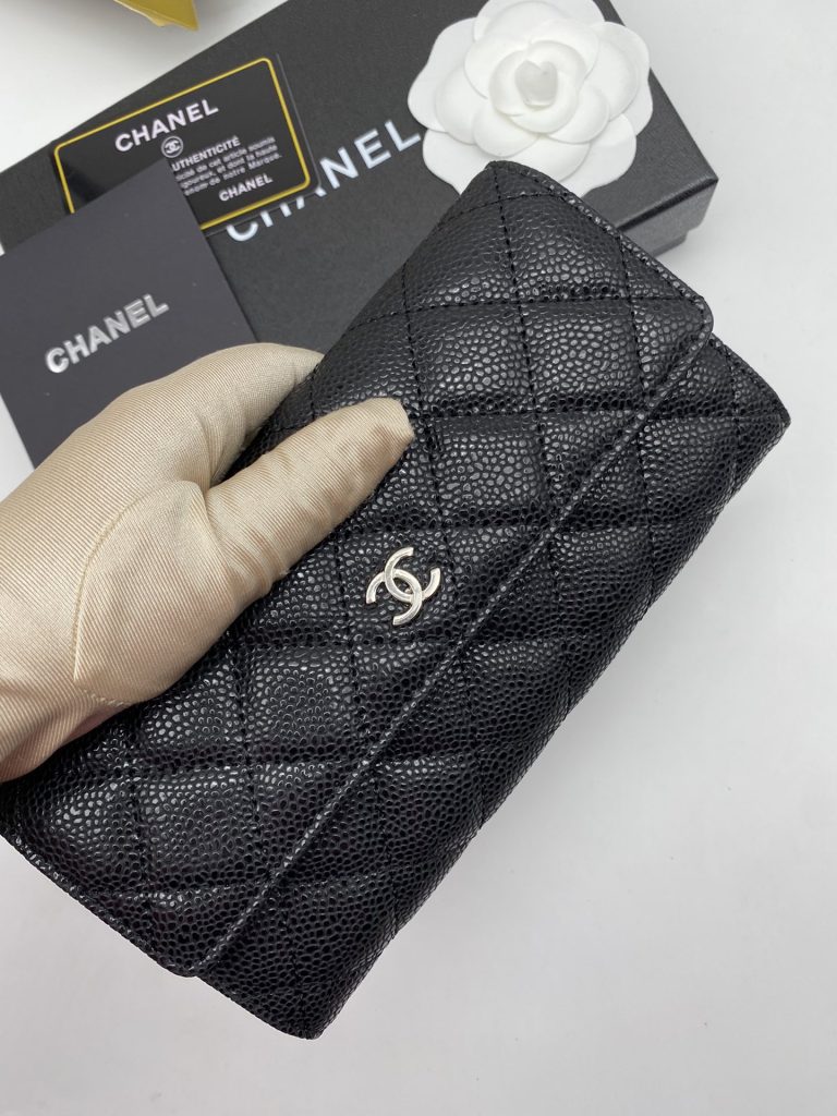【シャネル】キャビアスキン 長財布 ココマーク金具 上品で実用的なブラックのレディースウォレット - 画像 4