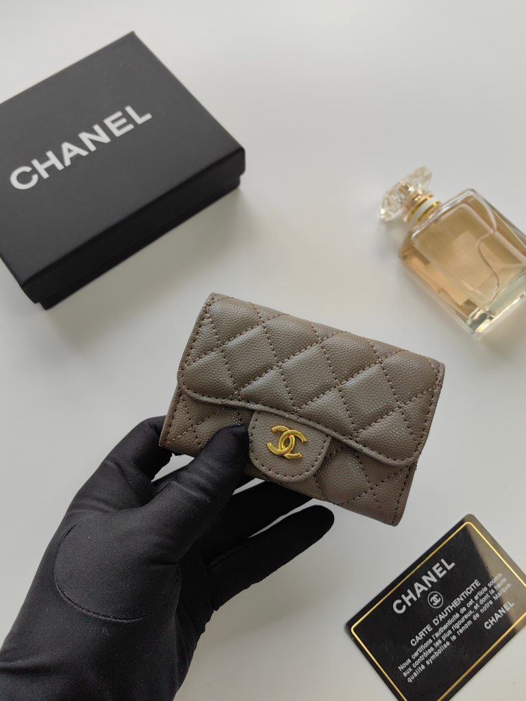 【シャネル】キャビアスキン 長財布 ココマーク金具 上品で実用的なブラックのレディースウォレット - 画像 4