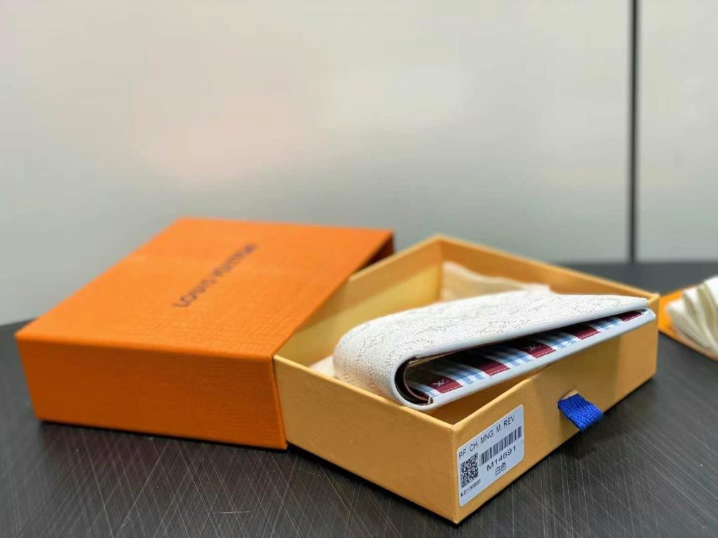 ルイヴィトン（LOUIS VUITTON） 長財布 モノグラム クラシックなデザイン 上質なレザー 上品で高級感あふれる逸品 - 画像 3