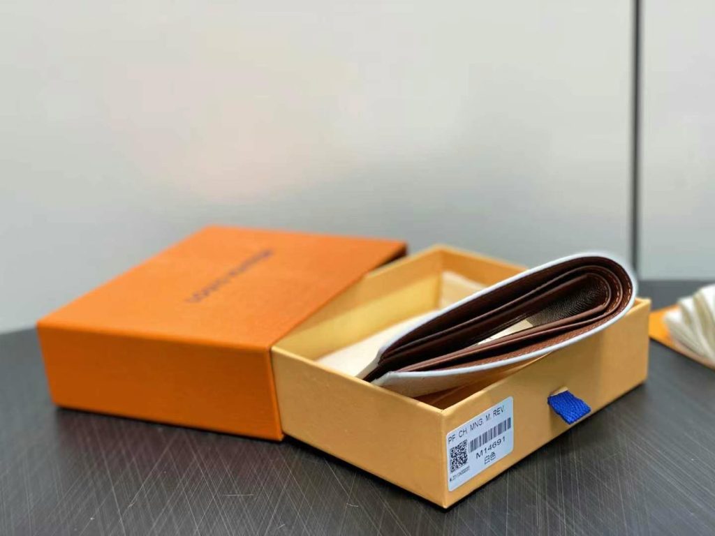 ルイヴィトン（LOUIS VUITTON） 長財布 モノグラム クラシックなデザイン 上質なレザー 上品で高級感あふれる逸品 - 画像 4