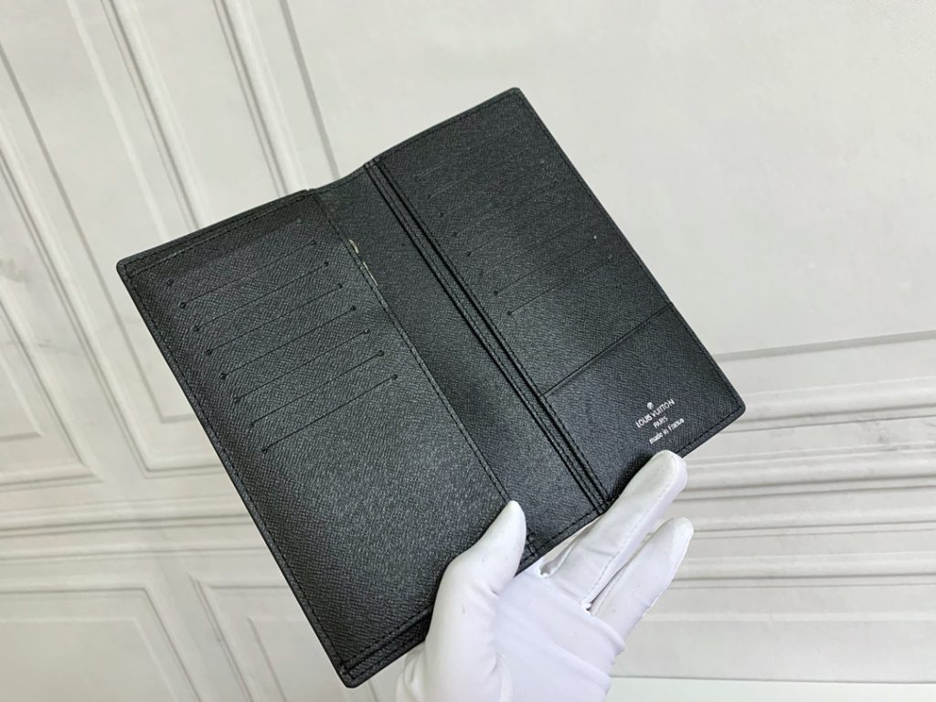 ルイヴィトン(LOUIS VUITTON) 長財布 モノグラム柄 クラシックなデザイン 上品で高級感あふれる逸品です - 画像 5
