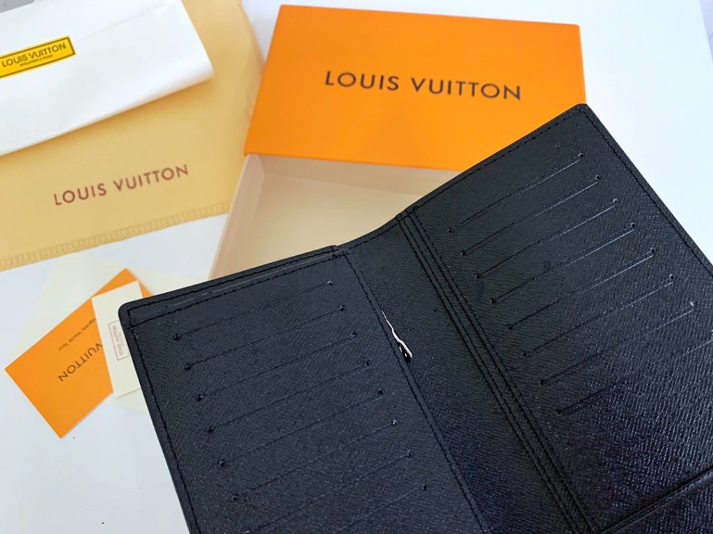 ルイヴィトン(LOUIS VUITTON) 長財布 モノグラム柄 クラシックなデザイン 上品で高級感あふれる逸品です - 画像 6