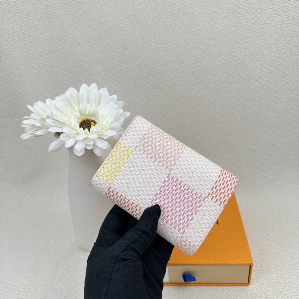 ルイヴィトン（LOUIS VUITTON）長財布 モノグラム柄 クラシックなデザイン 上質レザー 上品で高級感あふれる逸品です - 画像 3