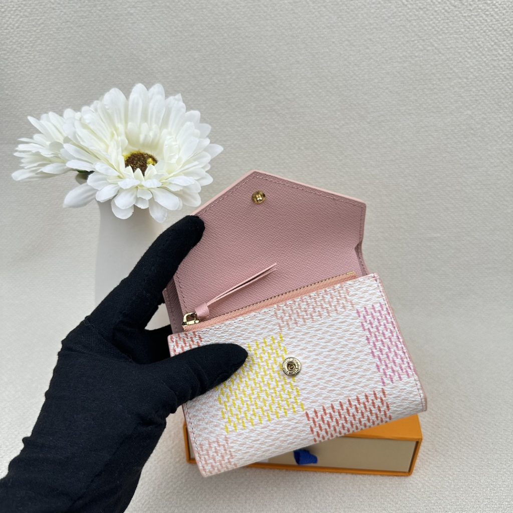 ルイヴィトン（LOUIS VUITTON）長財布 モノグラム柄 クラシックなデザイン 上質レザー 上品で高級感あふれる逸品です - 画像 5