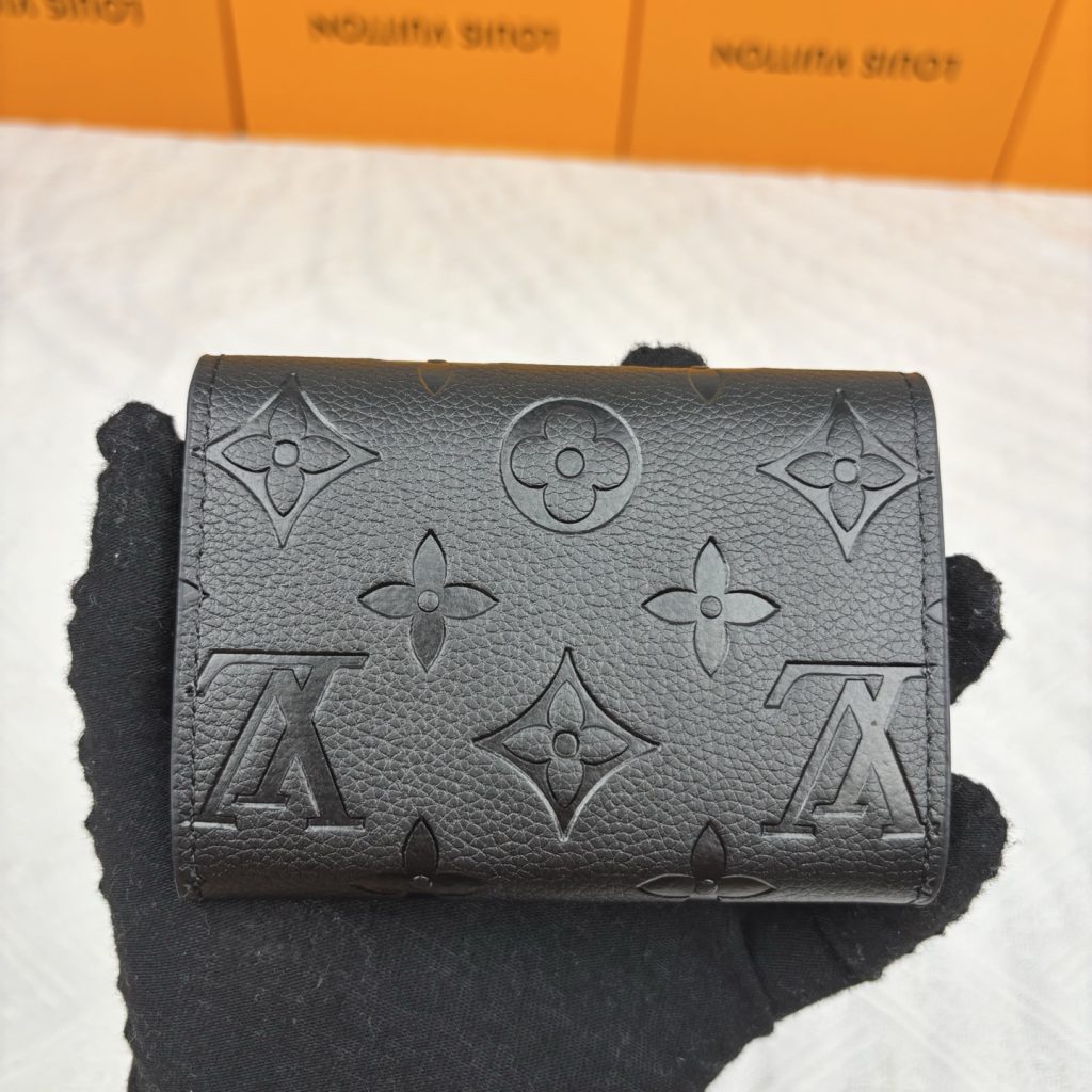 ルイヴィトン（LOUIS VUITTON） 長財布 モノグラム クラシックなデザイン 金具美品 上品で高級感あふれる逸品です - 画像 2