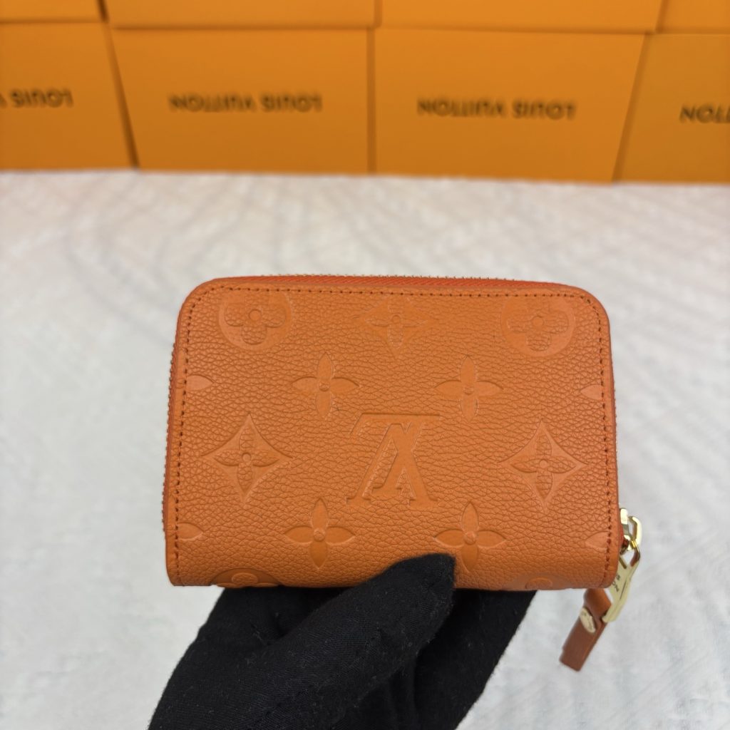 ルイヴィトン（LOUIS VUITTON） 長財布 モノグラム クラシックなデザイン 上品で高級感あふれる逸品です - 画像 2