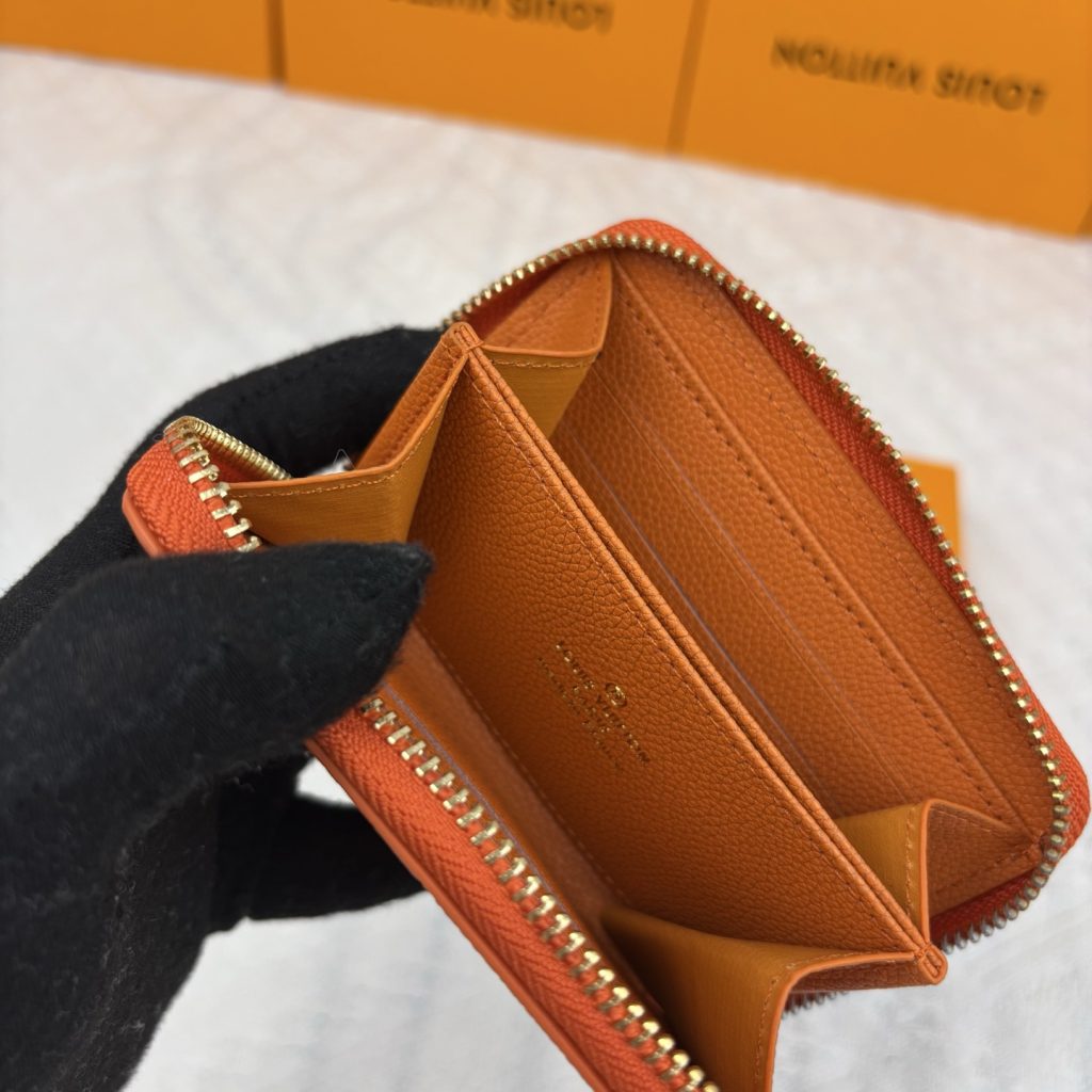 ルイヴィトン（LOUIS VUITTON） 長財布 モノグラム クラシックなデザイン 上品で高級感あふれる逸品です - 画像 7