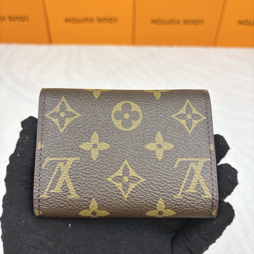 ルイヴィトン 長財布 モノグラム コインポケット付き クラシックで上品なデザイン 高級感あふれる逸品 - 画像 2