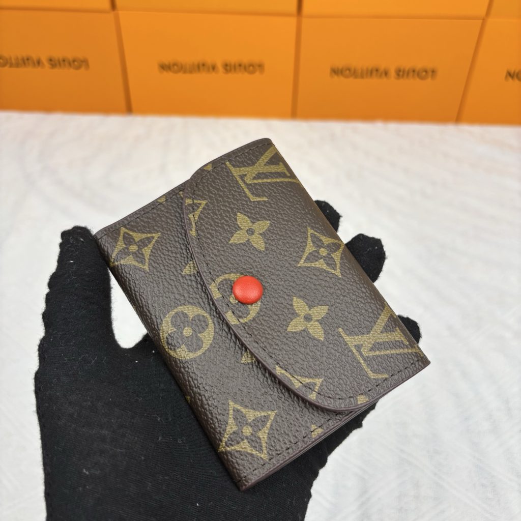 ルイヴィトン 長財布 モノグラム コインポケット付き クラシックで上品なデザイン 高級感あふれる逸品 - 画像 4