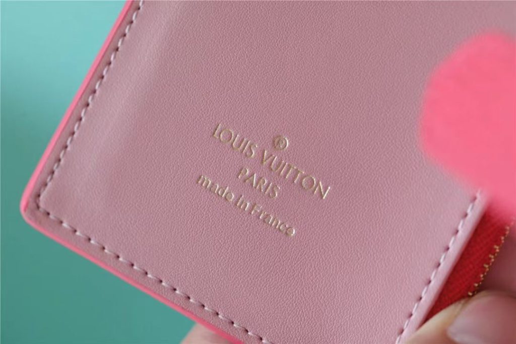 ルイヴィトン(LOUIS VUITTON) 長財布 モノグラム柄 ゴールド金具 クラシックで上質な仕様 上品な高級感あふれる逸品 - 画像 7